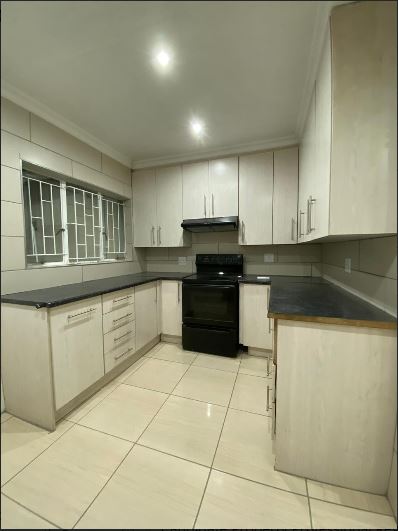 To Let 4 Bedroom Property for Rent in De Klerkshof Gauteng