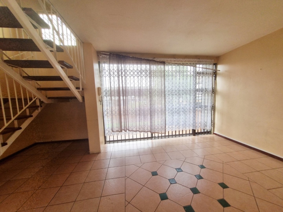 To Let 2 Bedroom Property for Rent in Birchleigh Gauteng