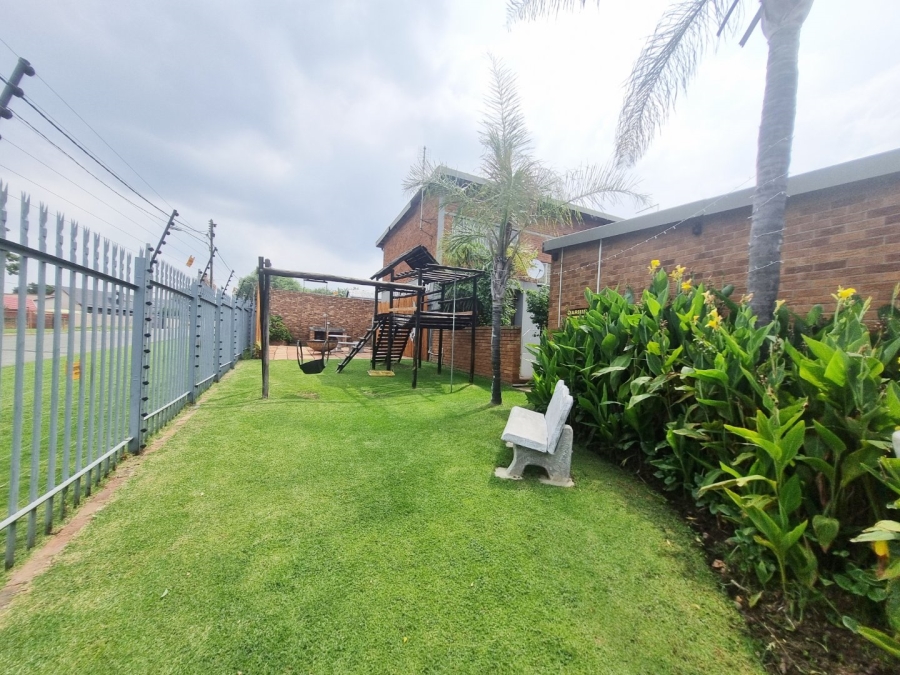 To Let 2 Bedroom Property for Rent in Birchleigh Gauteng