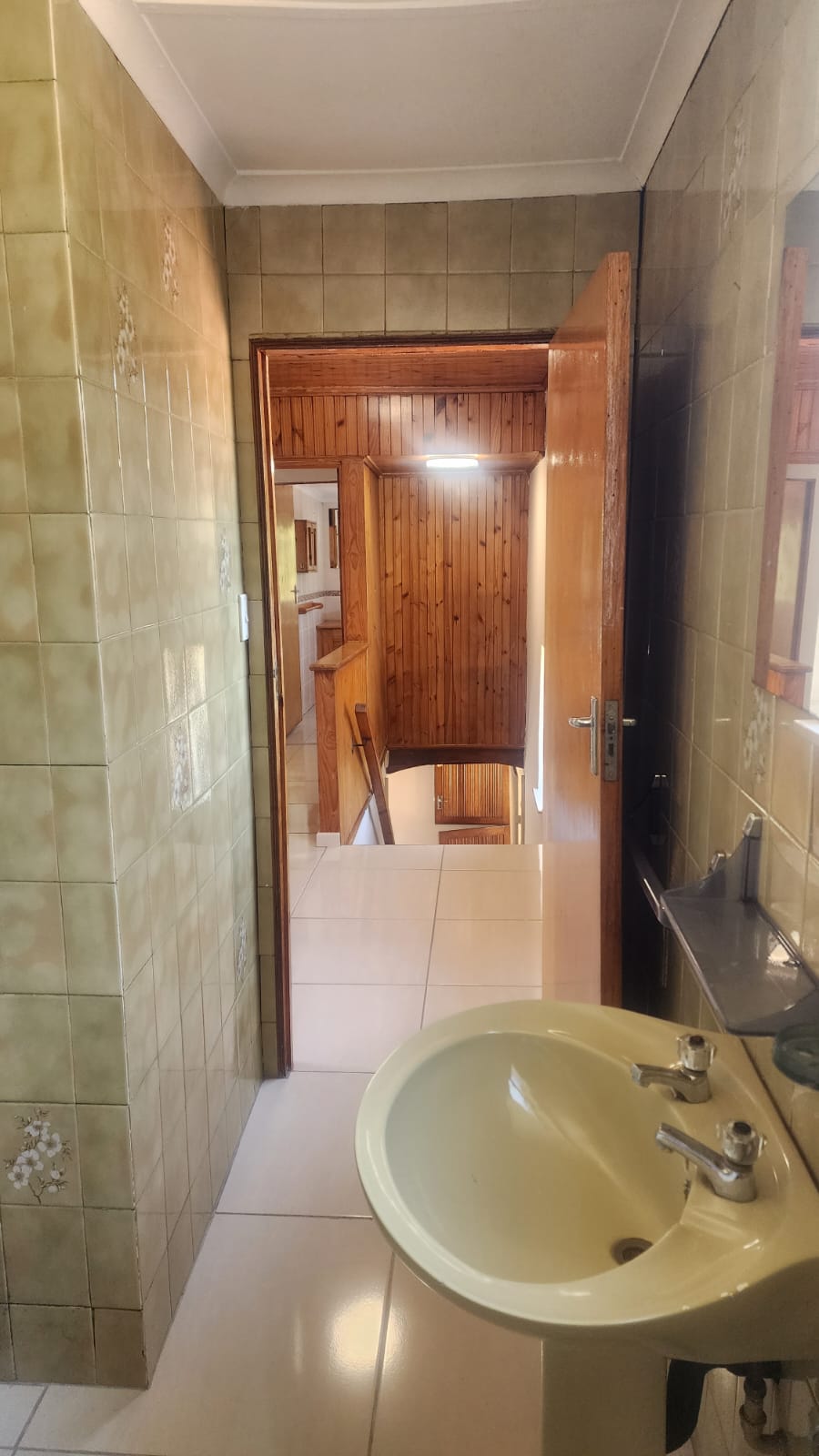 7 Bedroom Property for Sale in Glen Austin Gauteng