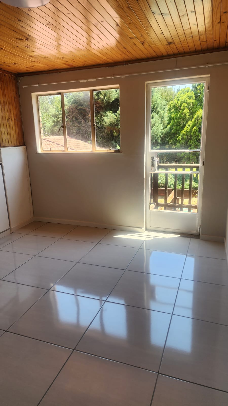 7 Bedroom Property for Sale in Glen Austin Gauteng