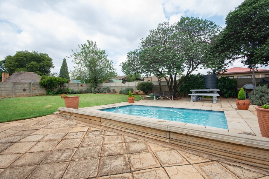 3 Bedroom Property for Sale in Rensburg Gauteng