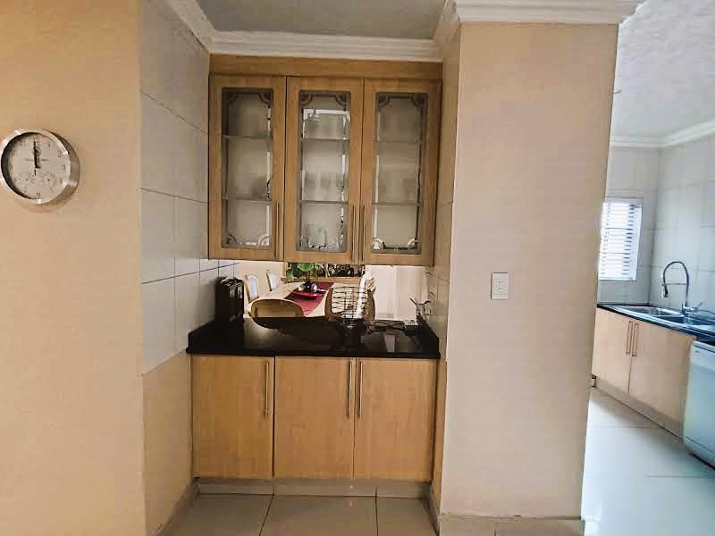 4 Bedroom Property for Sale in Eldoglen Gauteng