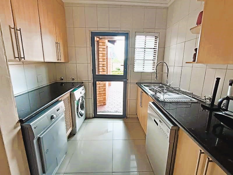 4 Bedroom Property for Sale in Eldoglen Gauteng