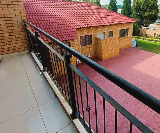 4 Bedroom Property for Sale in Eldoglen Gauteng