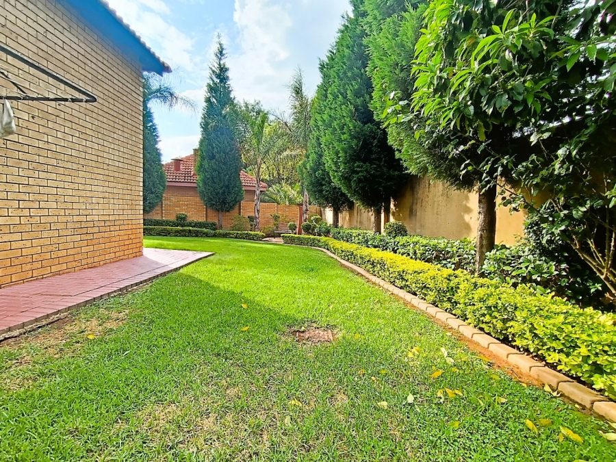 4 Bedroom Property for Sale in Eldoglen Gauteng