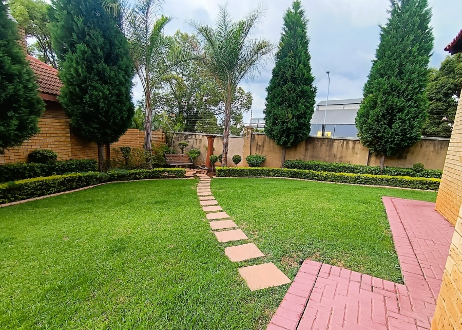 4 Bedroom Property for Sale in Eldoglen Gauteng