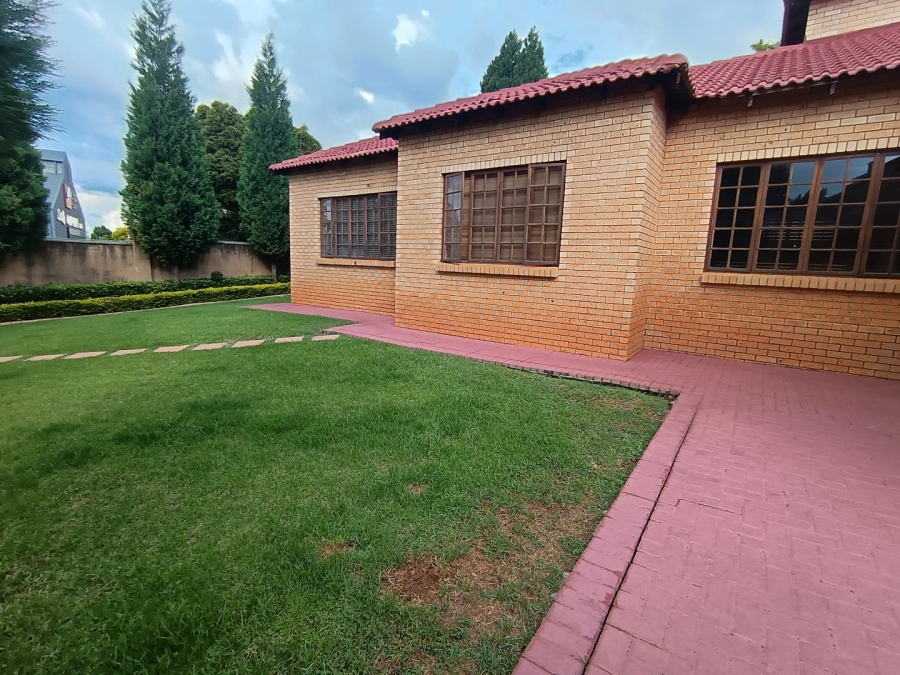 4 Bedroom Property for Sale in Eldoglen Gauteng