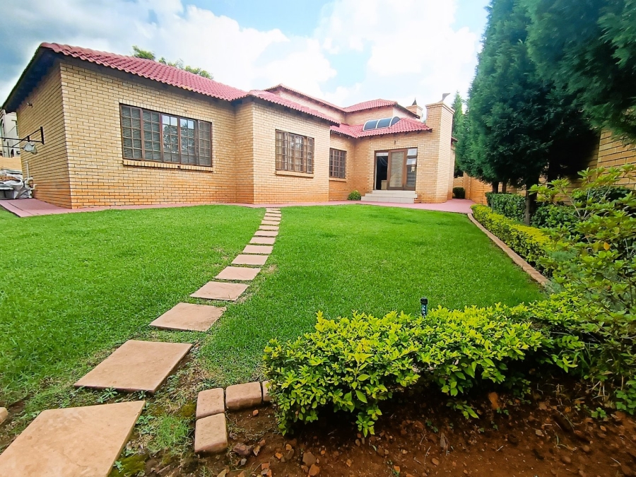 4 Bedroom Property for Sale in Eldoglen Gauteng