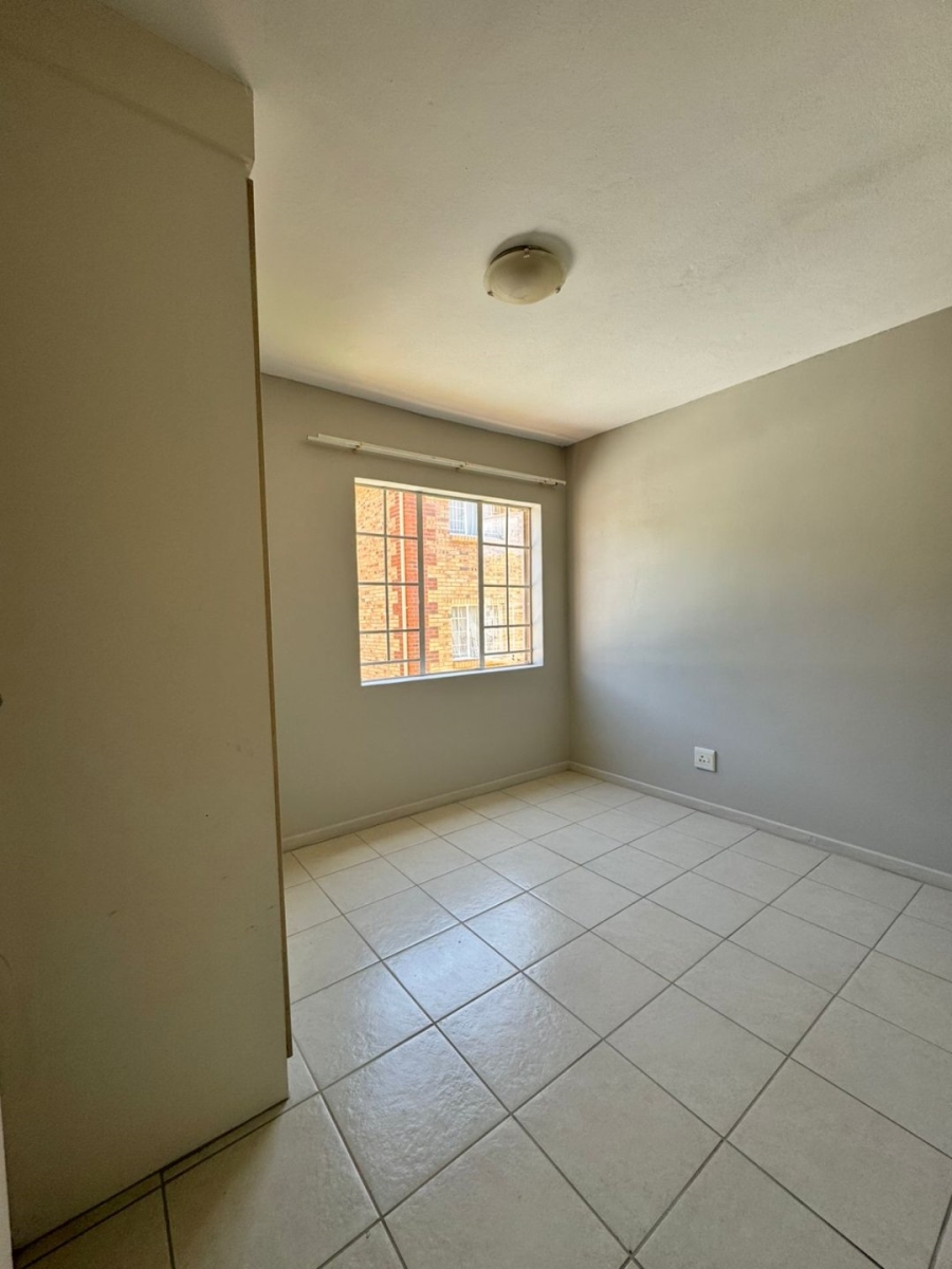 2 Bedroom Property for Sale in Noordwyk Gauteng