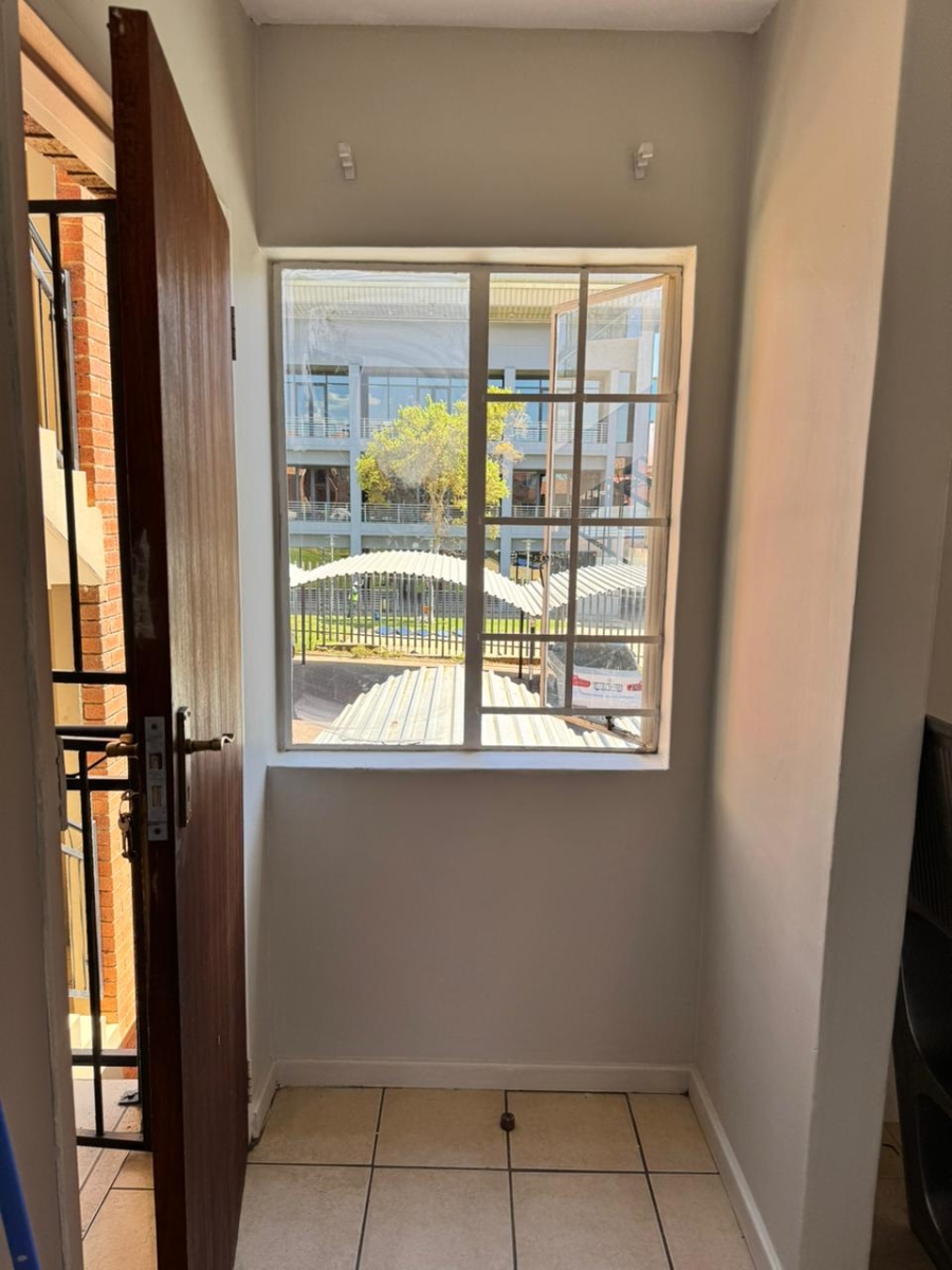 2 Bedroom Property for Sale in Noordwyk Gauteng