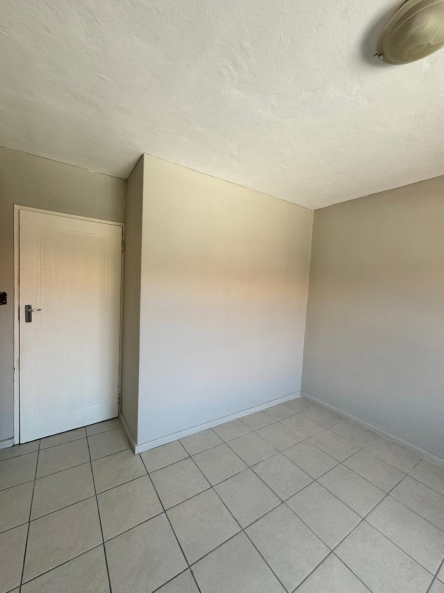 2 Bedroom Property for Sale in Noordwyk Gauteng