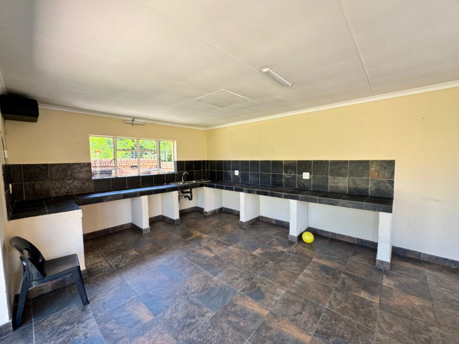 2 Bedroom Property for Sale in Noordwyk Gauteng