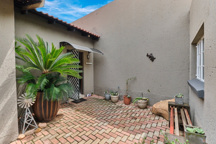 4 Bedroom Property for Sale in Strubensvallei Gauteng