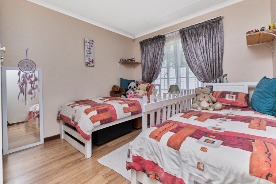 4 Bedroom Property for Sale in Strubensvallei Gauteng