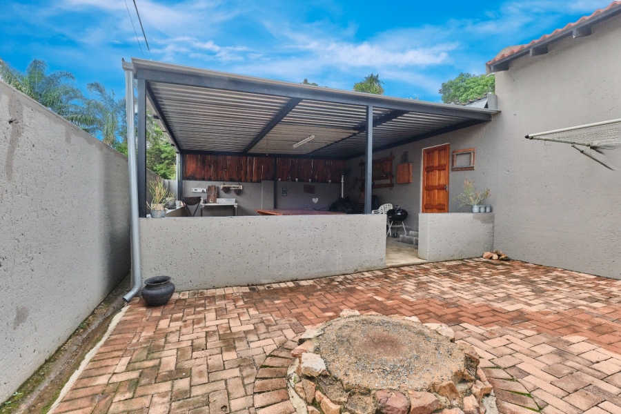 4 Bedroom Property for Sale in Strubensvallei Gauteng