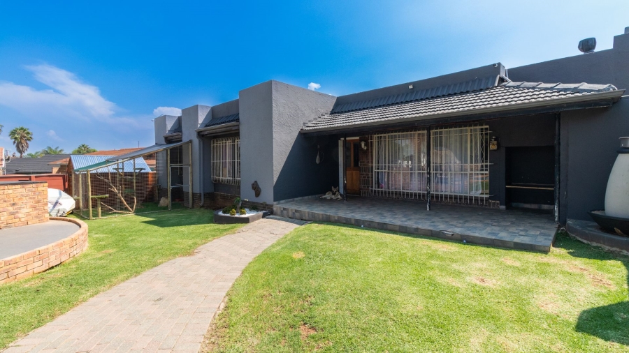 3 Bedroom Property for Sale in Birchleigh Gauteng