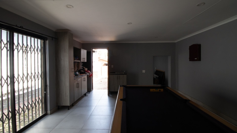 3 Bedroom Property for Sale in Birchleigh Gauteng