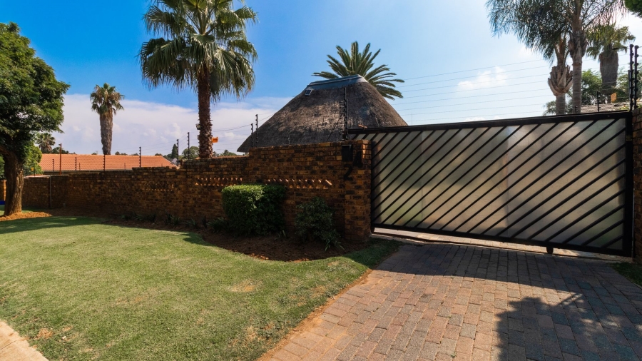 3 Bedroom Property for Sale in Birchleigh Gauteng