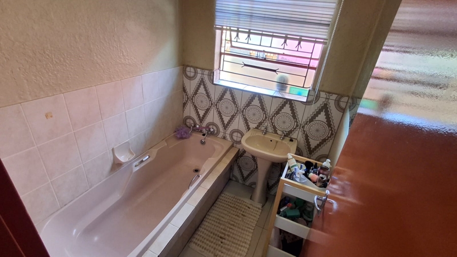 3 Bedroom Property for Sale in Soshanguve East Gauteng