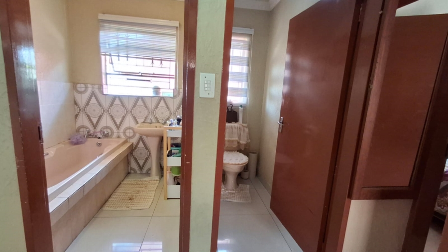 3 Bedroom Property for Sale in Soshanguve East Gauteng