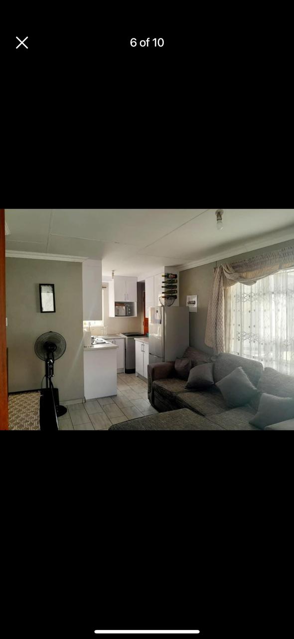 2 Bedroom Property for Sale in Thulani Gauteng