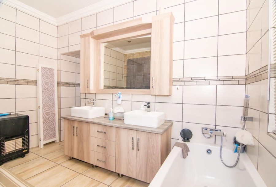 3 Bedroom Property for Sale in Homestead Gauteng