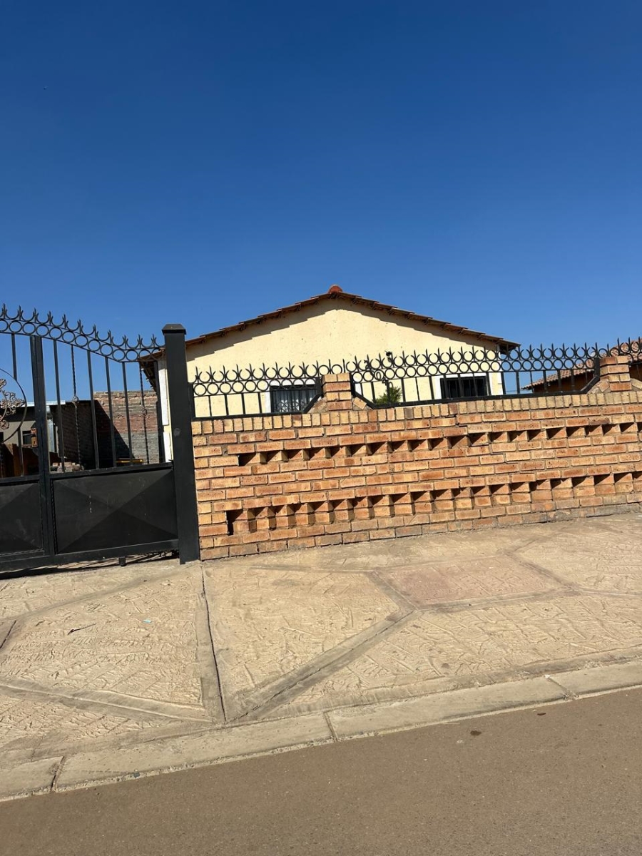 2 Bedroom Property for Sale in Kaalfontein Gauteng