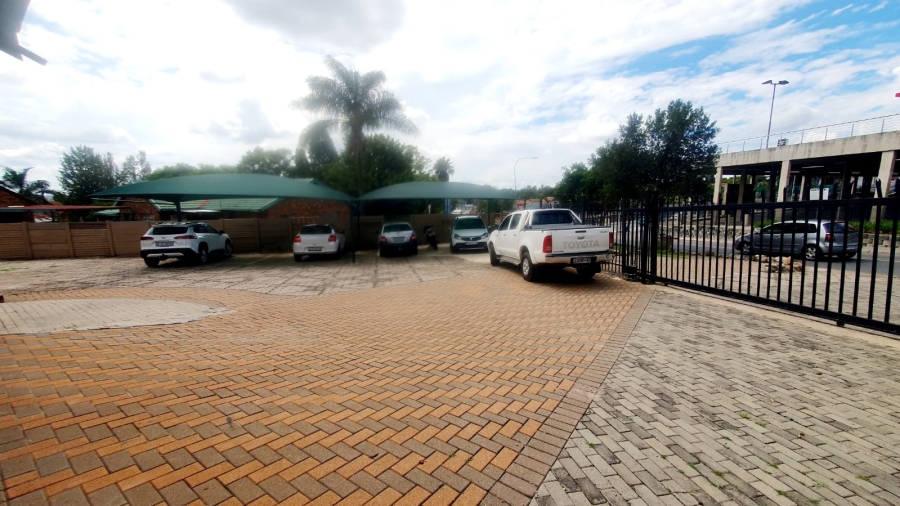  Bedroom Property for Sale in The Reeds Gauteng