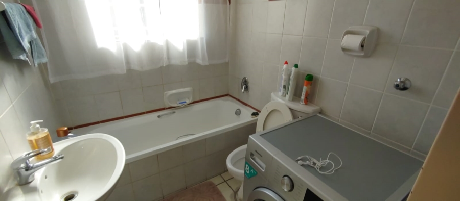 2 Bedroom Property for Sale in Mountain View Gauteng