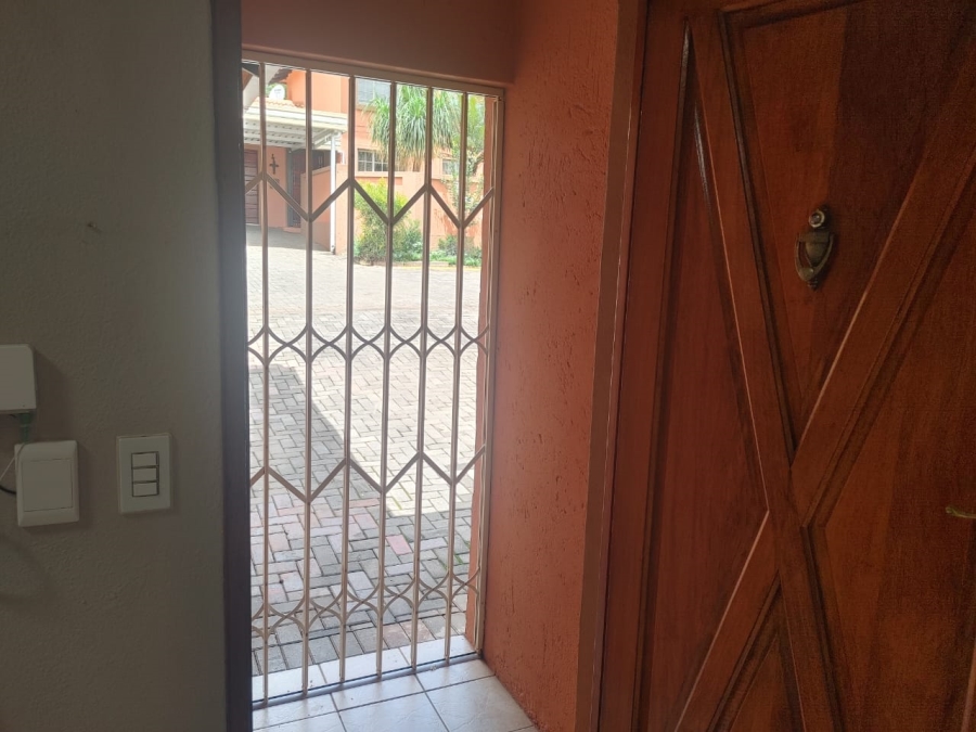 2 Bedroom Property for Sale in Florauna Gauteng