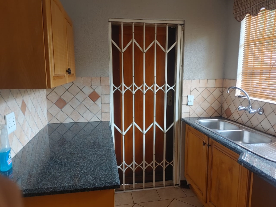 2 Bedroom Property for Sale in Florauna Gauteng