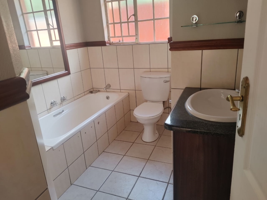 2 Bedroom Property for Sale in Florauna Gauteng