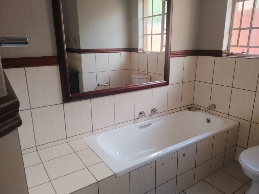 2 Bedroom Property for Sale in Florauna Gauteng