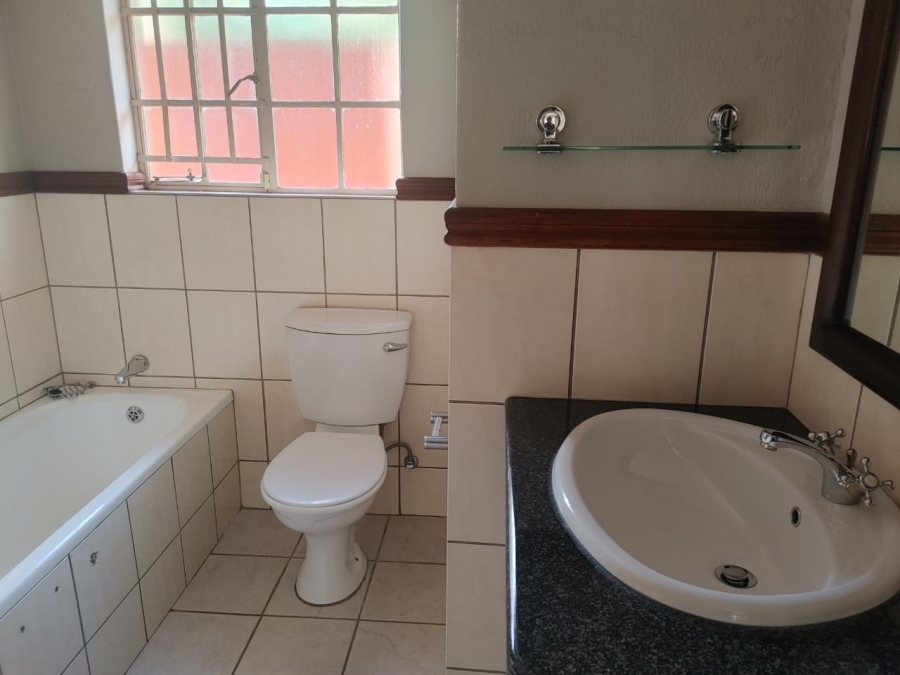 2 Bedroom Property for Sale in Florauna Gauteng