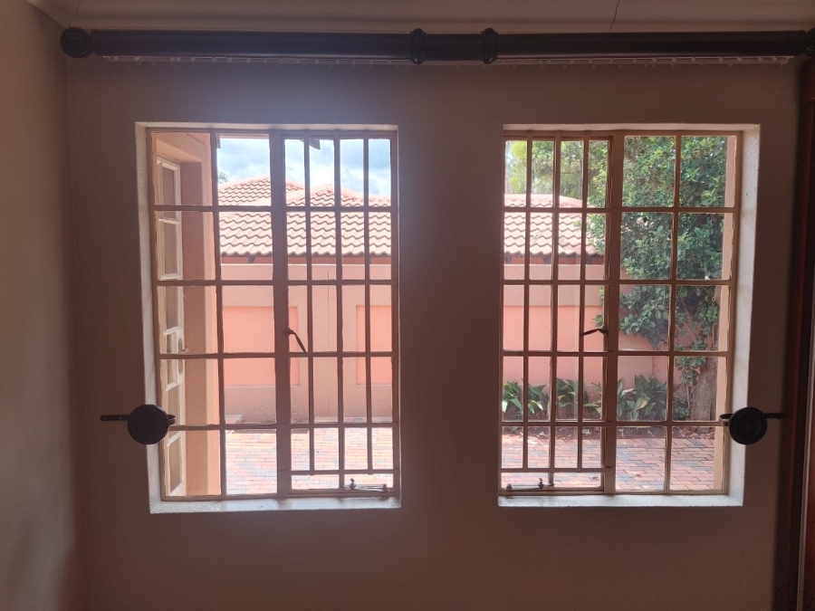 2 Bedroom Property for Sale in Florauna Gauteng