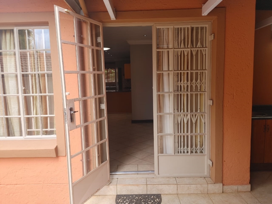 2 Bedroom Property for Sale in Florauna Gauteng