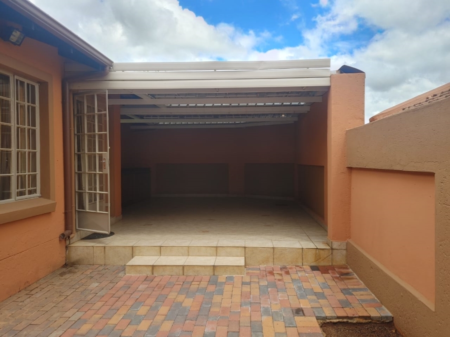 2 Bedroom Property for Sale in Florauna Gauteng