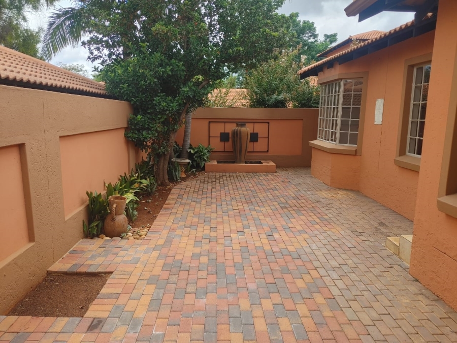 2 Bedroom Property for Sale in Florauna Gauteng