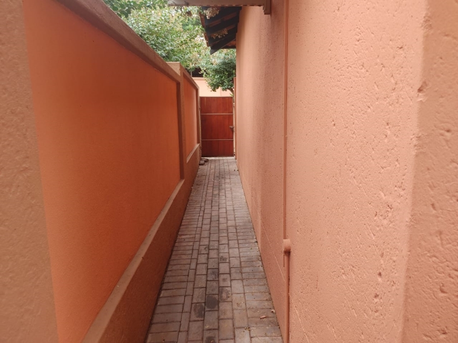 2 Bedroom Property for Sale in Florauna Gauteng