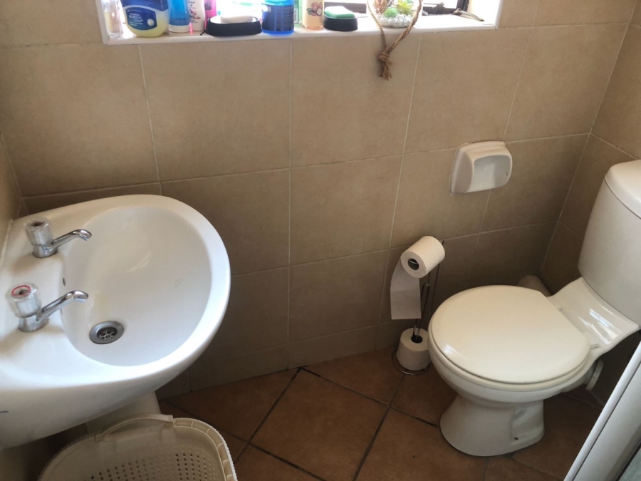 1 Bedroom Property for Sale in Noordwyk Gauteng