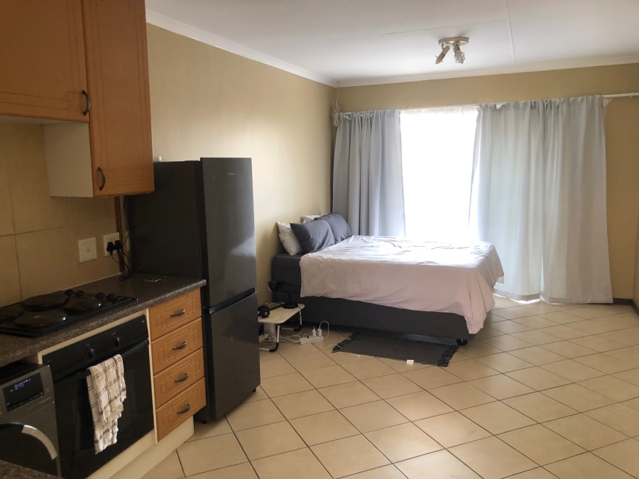 1 Bedroom Property for Sale in Noordwyk Gauteng