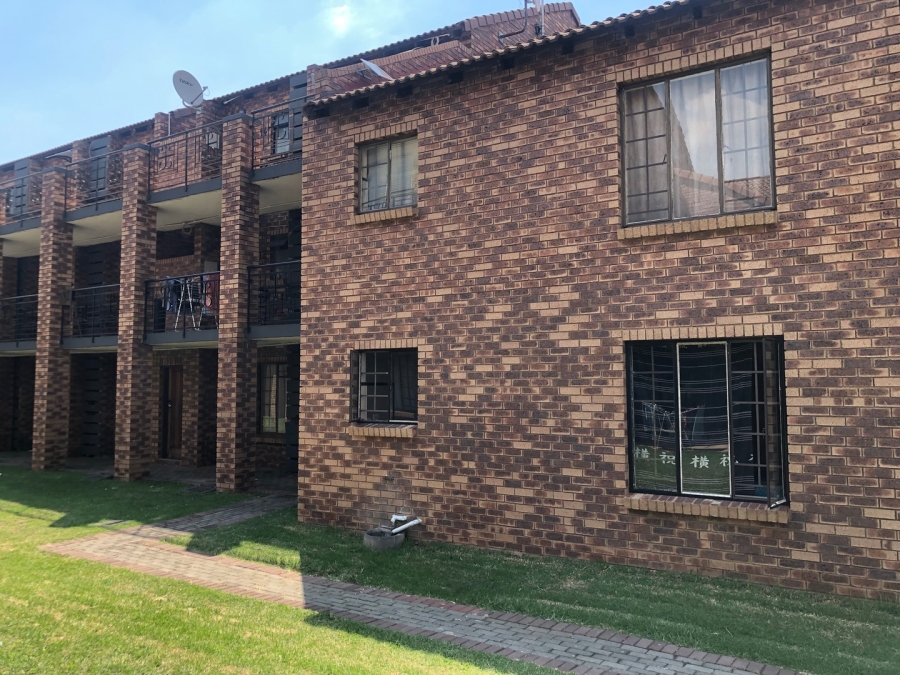 1 Bedroom Property for Sale in Noordwyk Gauteng