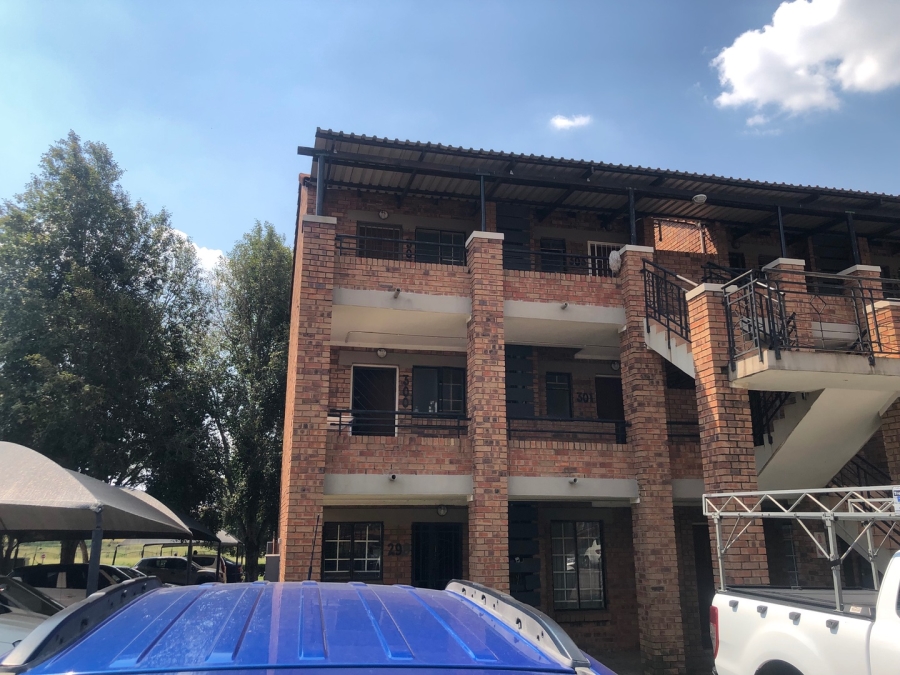 1 Bedroom Property for Sale in Noordwyk Gauteng