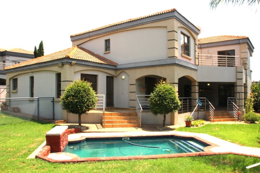 5 Bedroom Property for Sale in Savannah Hills Estate Gauteng