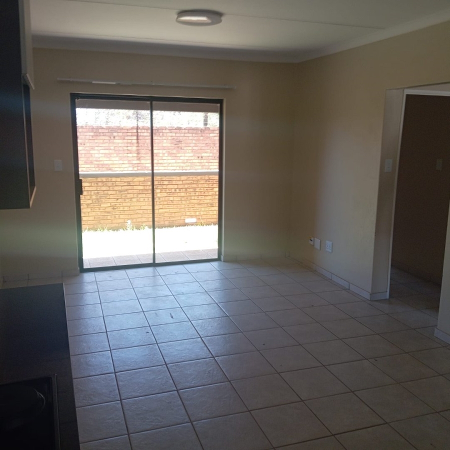 To Let 2 Bedroom Property for Rent in Cloverdene Gauteng