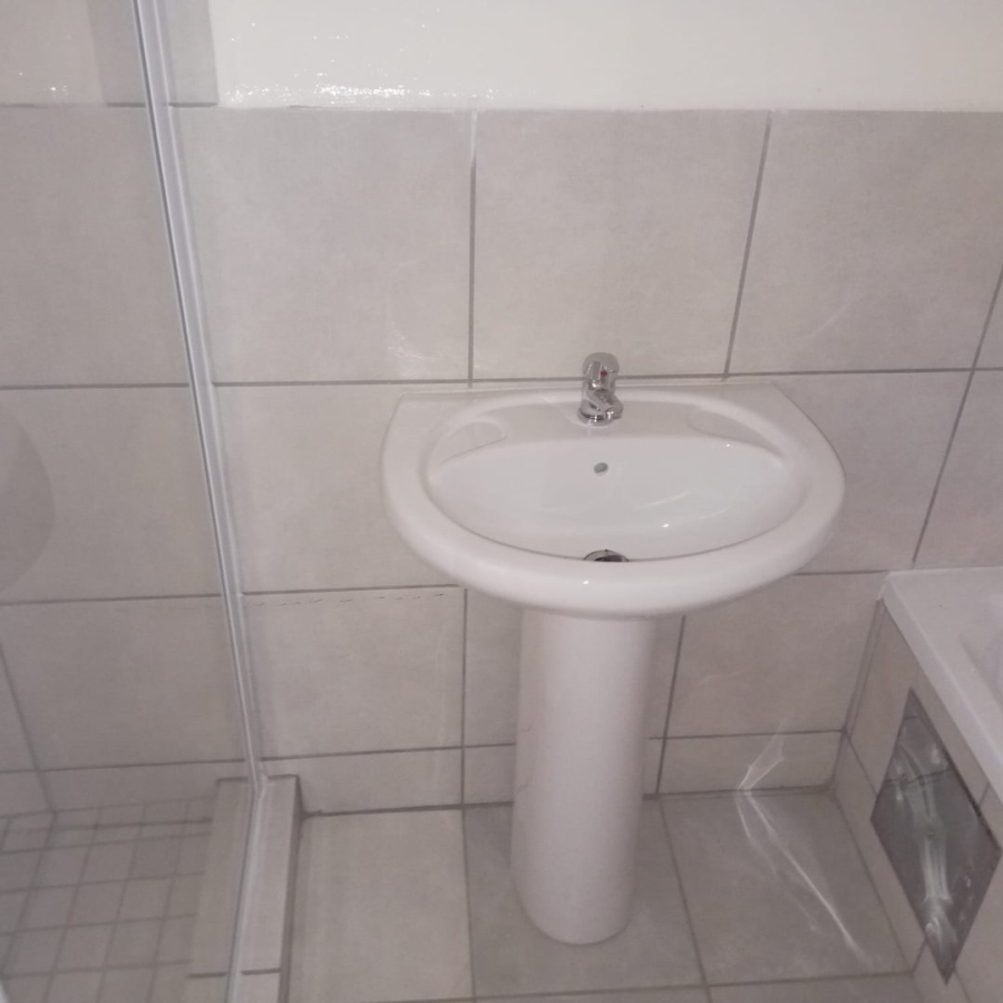 To Let 2 Bedroom Property for Rent in Cloverdene Gauteng