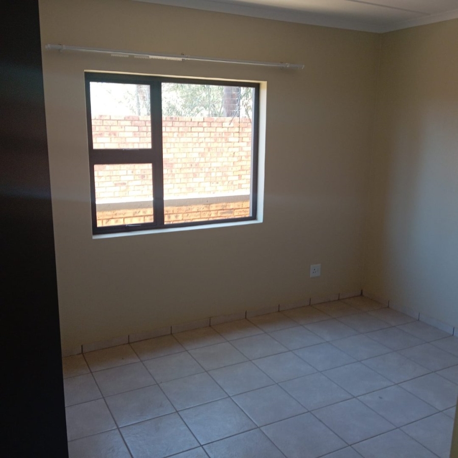 To Let 2 Bedroom Property for Rent in Cloverdene Gauteng