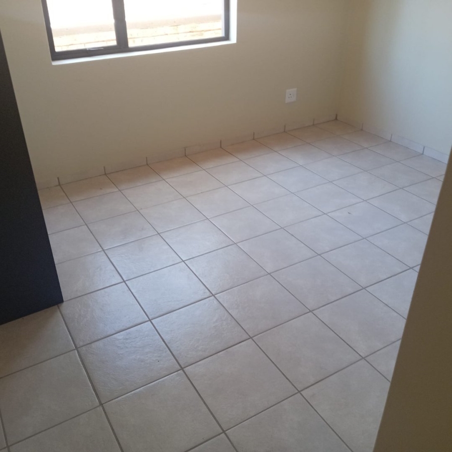 To Let 2 Bedroom Property for Rent in Cloverdene Gauteng