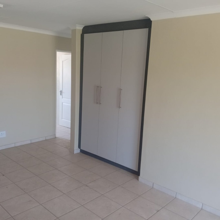 To Let 3 Bedroom Property for Rent in Cloverdene Gauteng